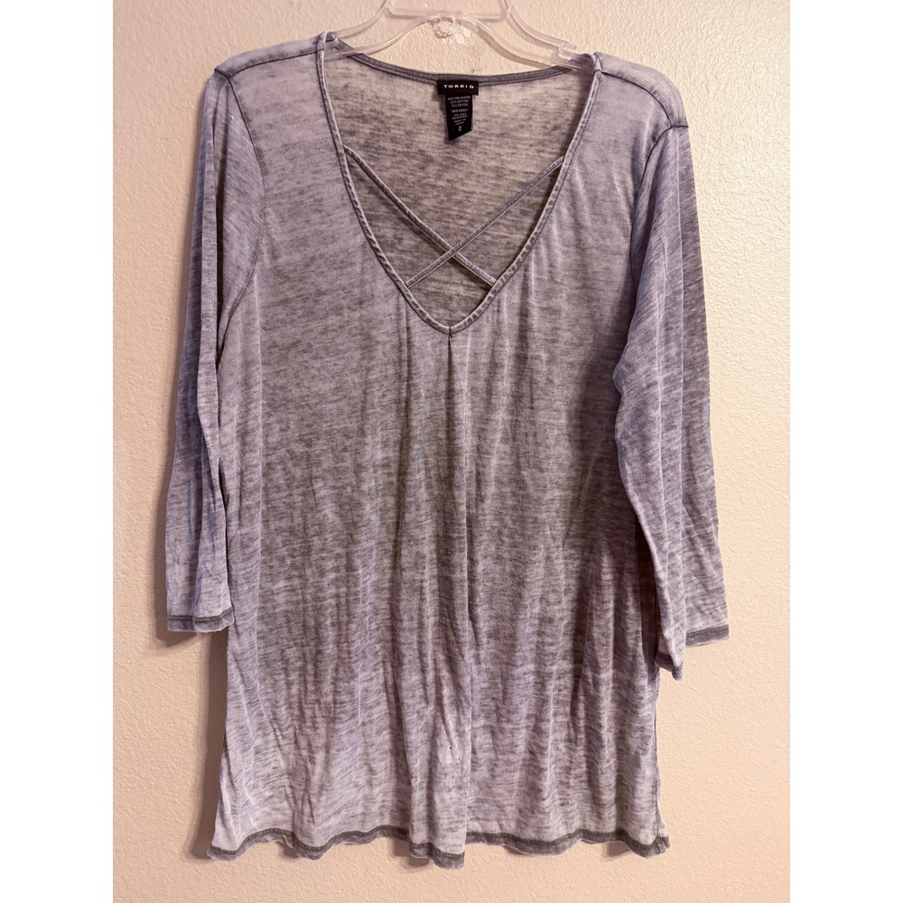 Torrid Womens‎ Plus Size 2 Grey Burnout V-Neck Lattice Strappy 3/4 Sleeve Top